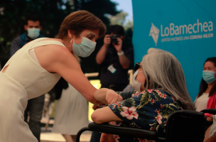 Llaman a pacientes con cáncer y enfermedades autoinmunes a vacunarse