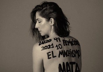 “El machismo mata”: Mariana Loyola posa al desnudo con potente mensaje en el Día de la Mujer