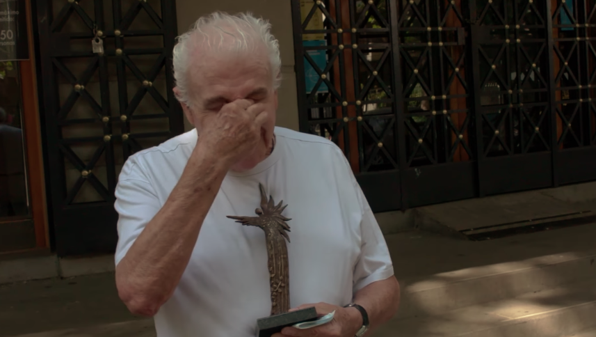 “Yo he hecho una carrera por amor”: Revelan emotivo momento cuando Tomás Vidiella recibió el Premio a la Trayectoria