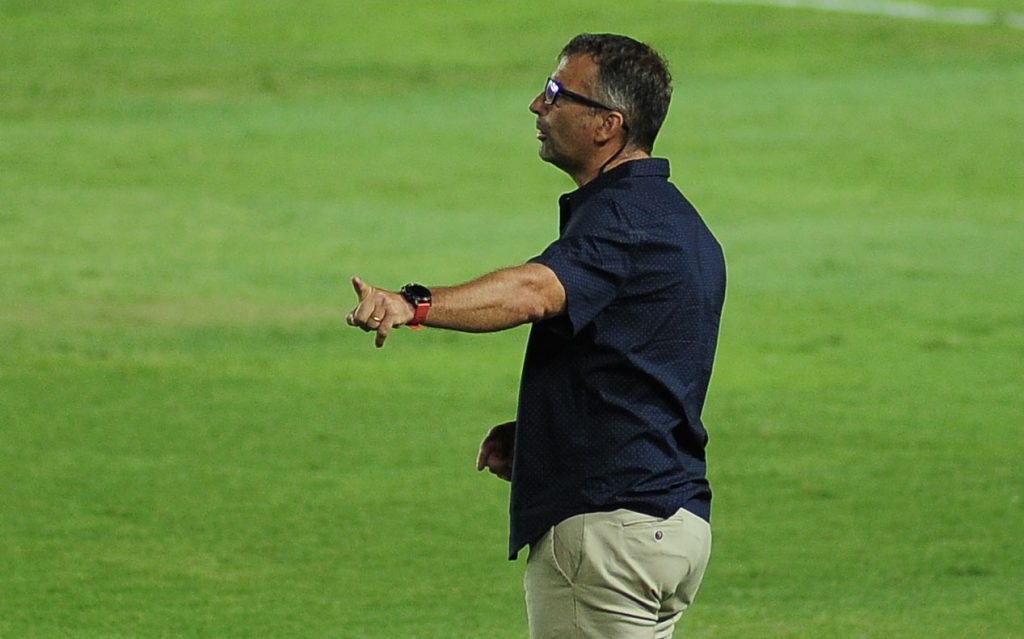 Pizzi logró su primer triunfo con Racing Club de los chilenos y “repasó” a sus críticos