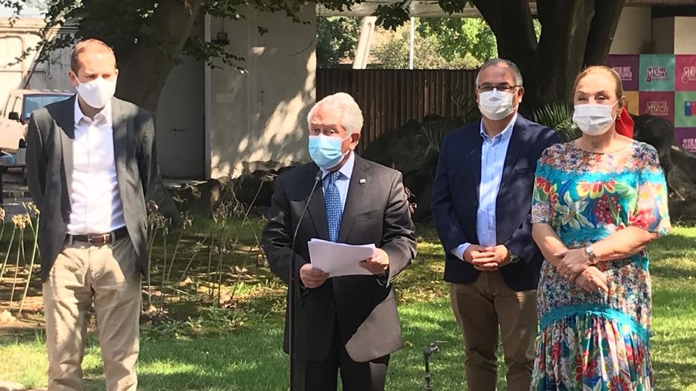 Ministro Paris: “Si en Santiago las cifras siguen aumentando, vamos a tener que revisar el tomar medidas un poquito más drásticas”