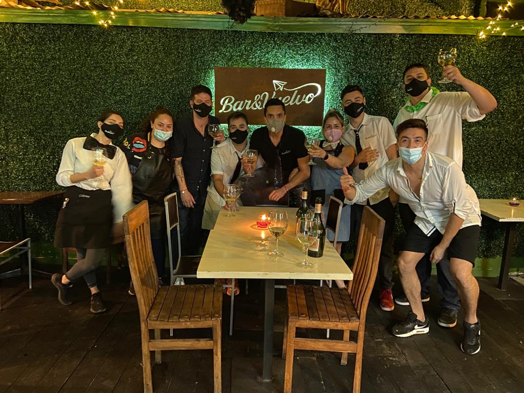 Bar inaugurado en pandemia ya debió despedir gente por nueva Fase 2: “El sentimiento es de desesperación”