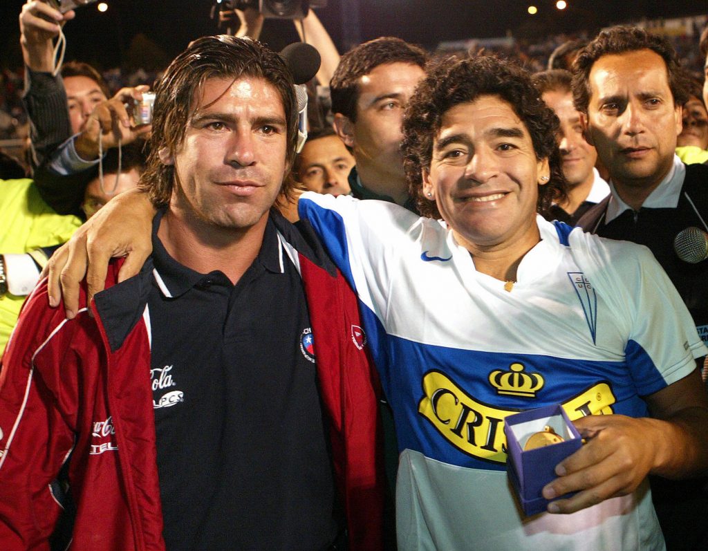 Hace 15 años: cuando “D10S” vino a Chile y defendió a los cruzados