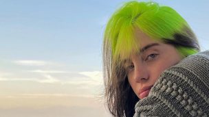 Billie Eilish dejó atrás si clásico look y sorprendió con nuevo tono de cabello: así luce ahora