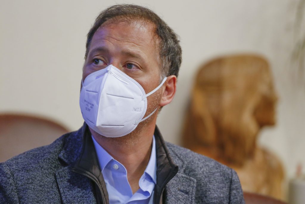 Vacunas: Castro (RN) calificó firma de convenio entre universidades como “un hecho histórico para la región de Antofagasta y Chile”