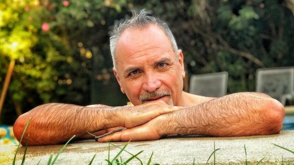 La rectificación de Luis Jara tras saludar a fanática que había fallecido: “Recién me entero”
