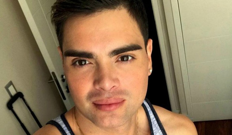 Nelson Mauri recibe duras críticas en osada foto: “Cierra esas piernas alguna vez”