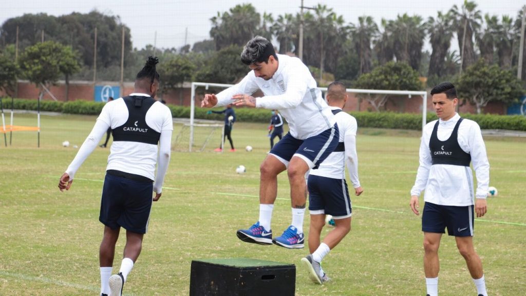 Ídolo de Alianza Lima le respondió con todo a Patricio Rubio: “Eso pasa por traer paquetes que nadie conoce”