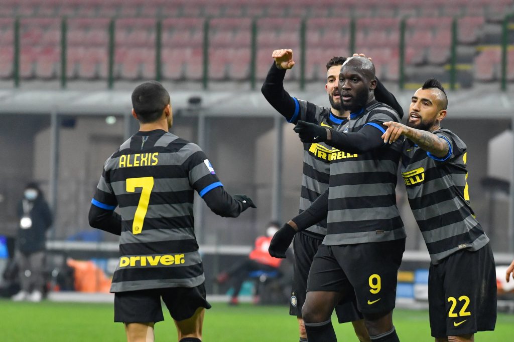 Lazio le dio “una mano” al Inter de los chilenos y podría haber campeón el domingo