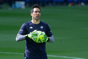 Claudio Bravo se tiene fe y apuesta por su último objetivo con la Roja