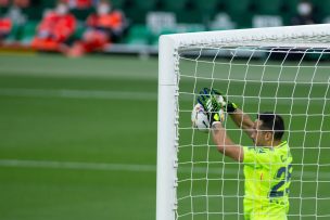 Claudio Bravo fue figura y el Real Betis se acostumbró a empatar en España