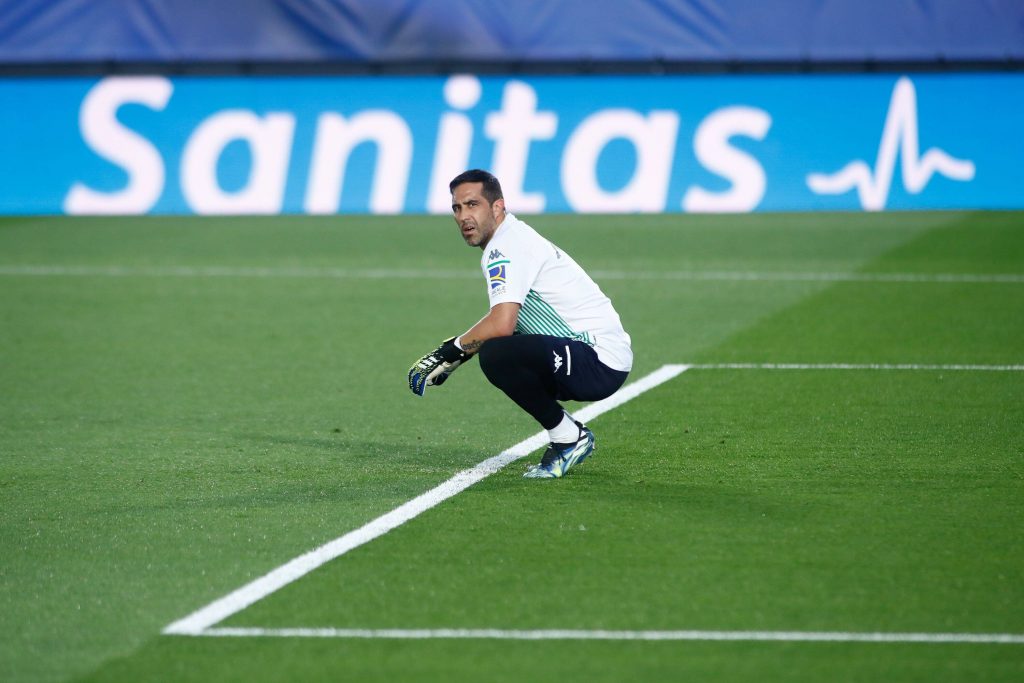 Claudio Bravo fue figura ante Real Madrid y Real Betis “le dio una mano” al Atlético y Barcelona