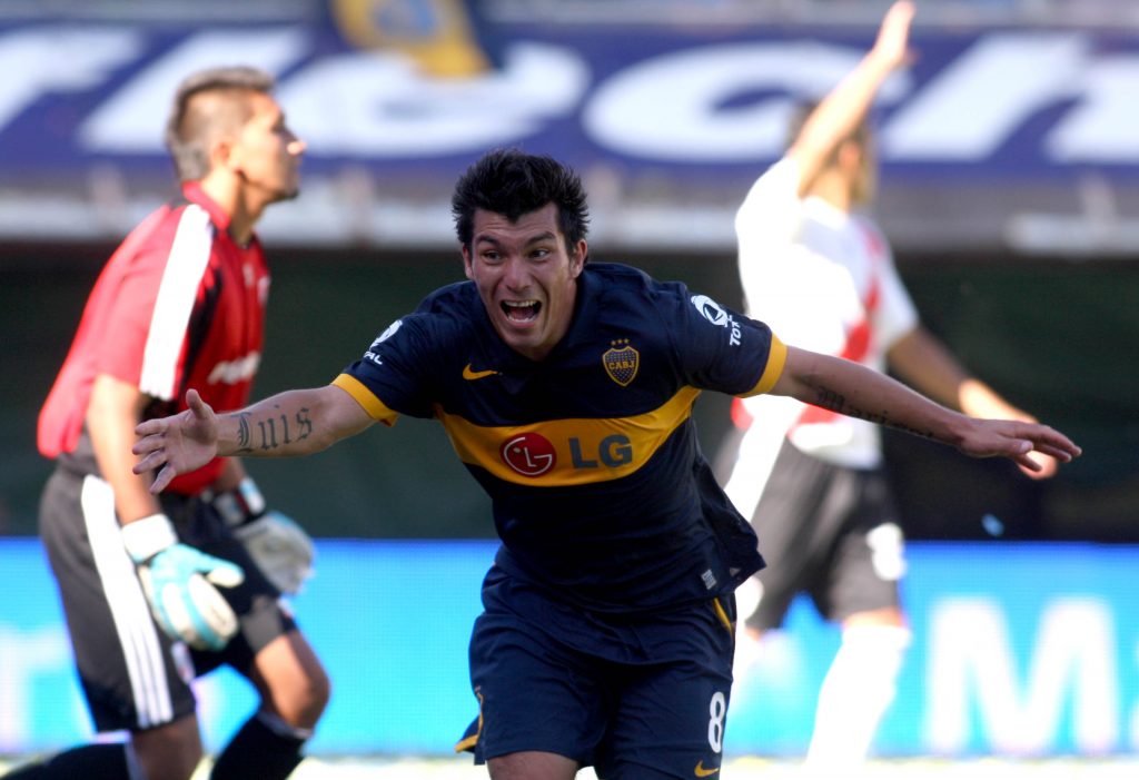 Medio argentino posicionó a Gary Medel en la “oncena soñada” de Boca Juniors