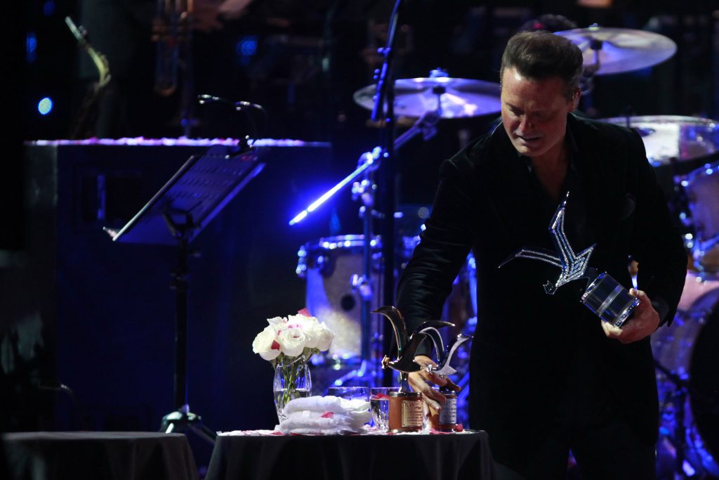 Biógrafo de Luis Miguel anunció nuevo libro de la vida del cantante: “Le ha tocado una traición tras otra y algunas muy dolorosas”
