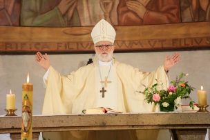 Monseñor Celestino Aós da positivo por Covid-19 y presenta malestares leves