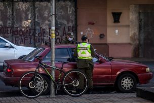 Carabinero de civil dispara a delincuente que intentó robarle la bicicleta