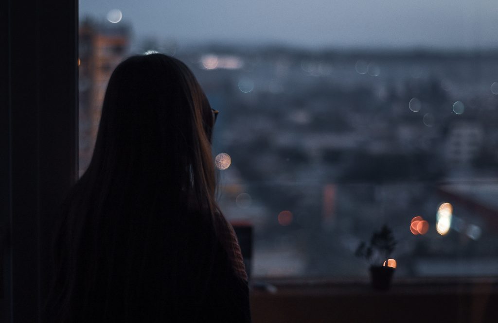 Salud mental: Una de cada cuatro personas en Chile se siente sola
