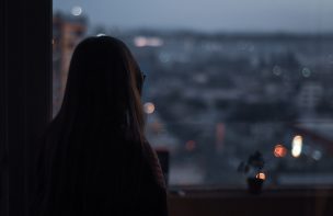 Salud mental: Una de cada cuatro personas en Chile se siente sola