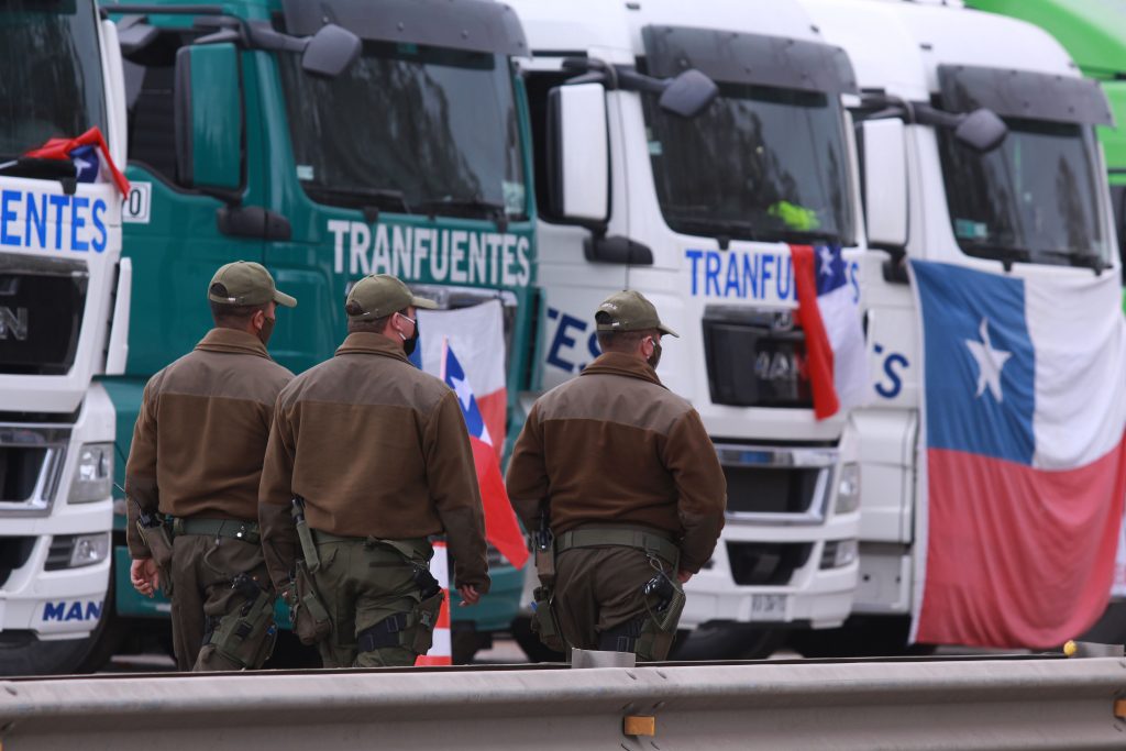 Argentina autoriza ruta alternativa para camiones chilenos varados