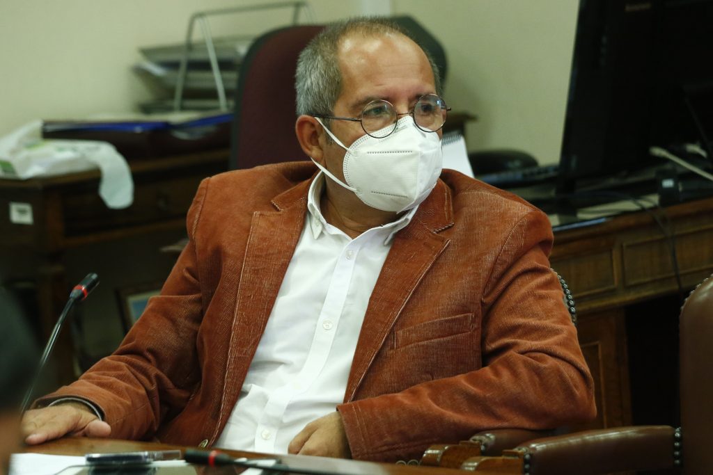 Diputado Moraga (PC) llama a retomar derogación de la “Ley Longueira”