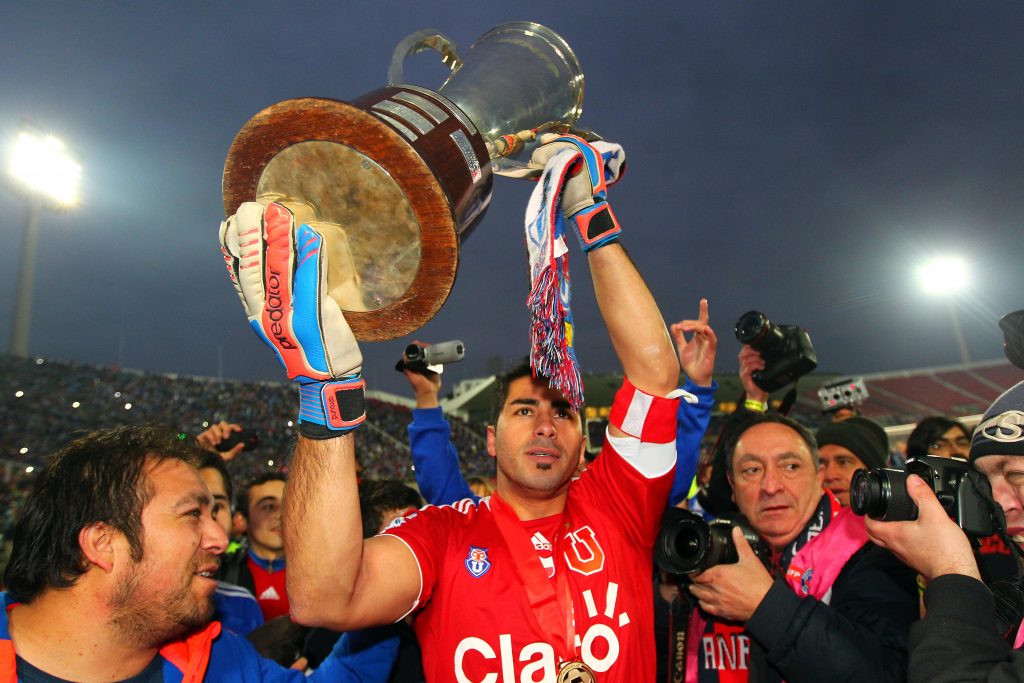Johnny Herrera no duda: “Soy el mejor arquero en la historia de la U”
