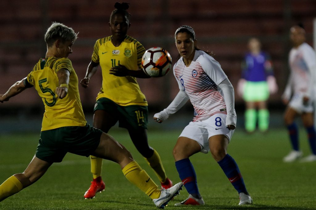 Karen Araya se tiene fe: “Tenemos un buen plantel, una gran selección y esperemos que se refleje ante Camerún”