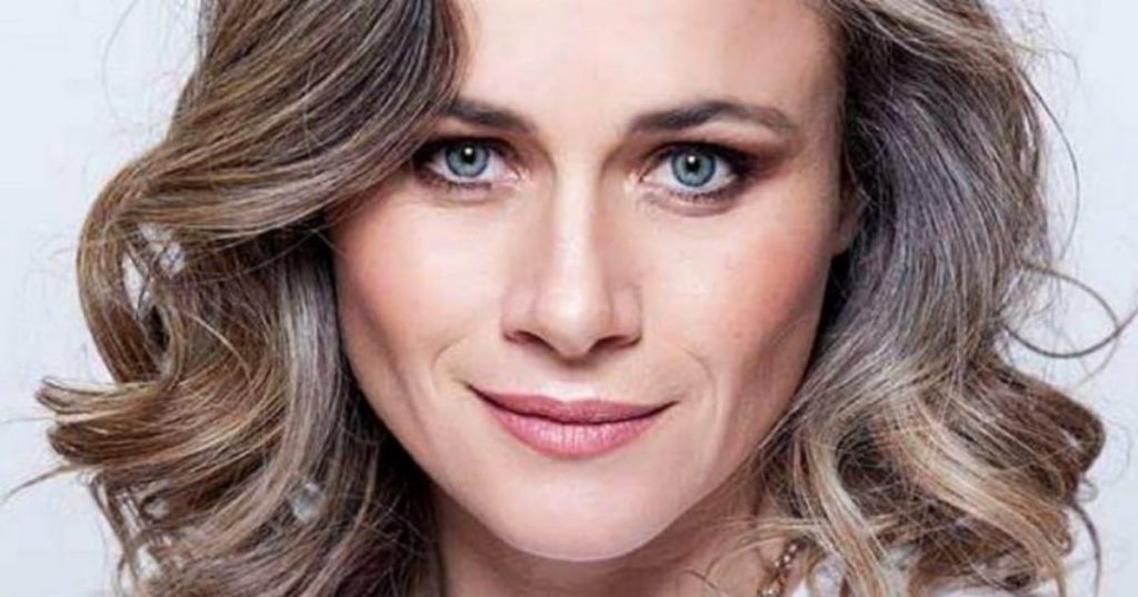 Amaya Forch sacó risas con su particular atuendo que debió utilizar en clínica: “Viene el doc y yo tan sexy”