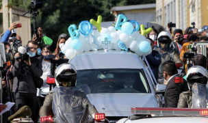 Cortejo fúnebre de Tomás Bravo llega hasta la sede social de Raqui Bajo para su velatorio