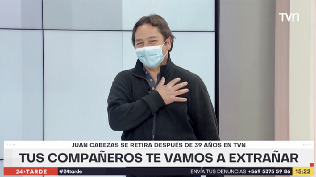 VIDEO | “Me voy súper emocionado”: Con múltiples aplausos y elogios, TVN despidió a camarógrafo tras 39 años en el canal