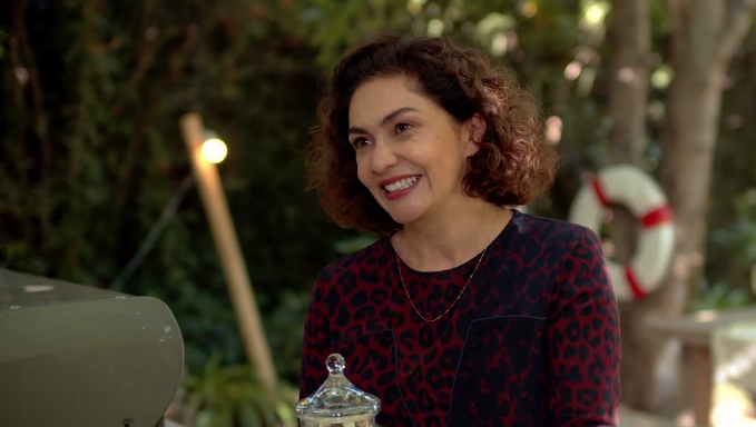 El emotivo reencuentro de Tamara Acosta con querido personaje de “Los 80” en “De tú a tú”