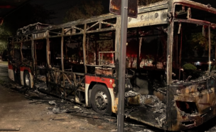 Reportan la quema de un bus del sistema Red en Cerrillos