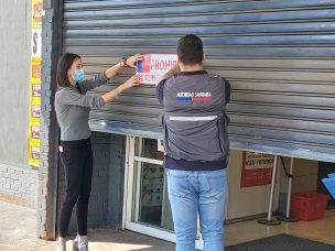 Seremi de Salud cierra supermercado en La Cisterna por no respetar protocolo sanitario ante un brote de Covid-19