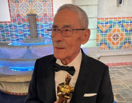 “Me siento muy honrado”: Sergio Chamy compartió emotivo regalo que recibió por su participación en los Oscar