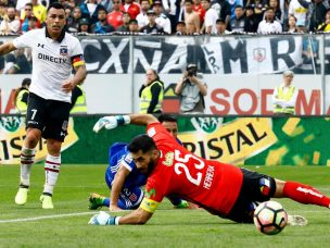 “Vas a tener la dicha que no te haga más goles”: El picante y jocoso saludo de Esteban Paredes a Johnny Herrera por su retiro