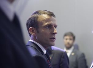 Franja de Gaza: Macron le pide a Abbas usar 