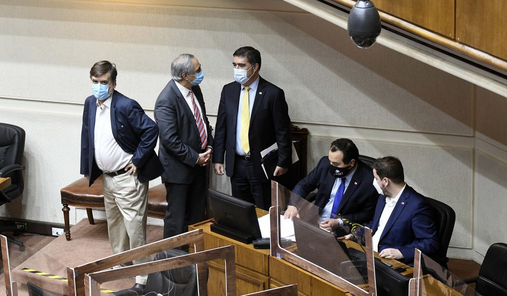 Francisco Chahuán y Mario Desbordes disputarán la presidencia de RN