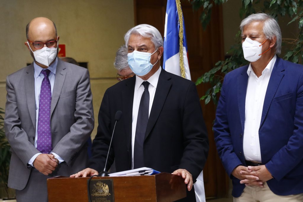 Rentas vitalicias: Diputados PS no descartan presentar ley interpretativa para frenar descuento