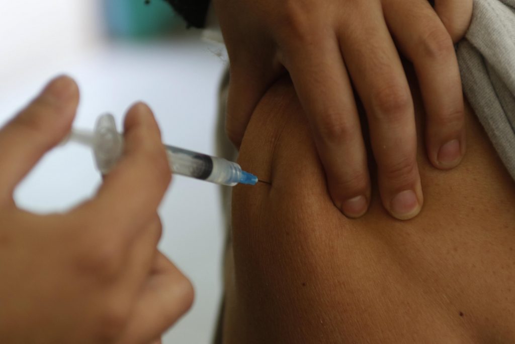 Reino Unido ha inoculado ya 60 millones de dosis de vacunas contra el Covid-19