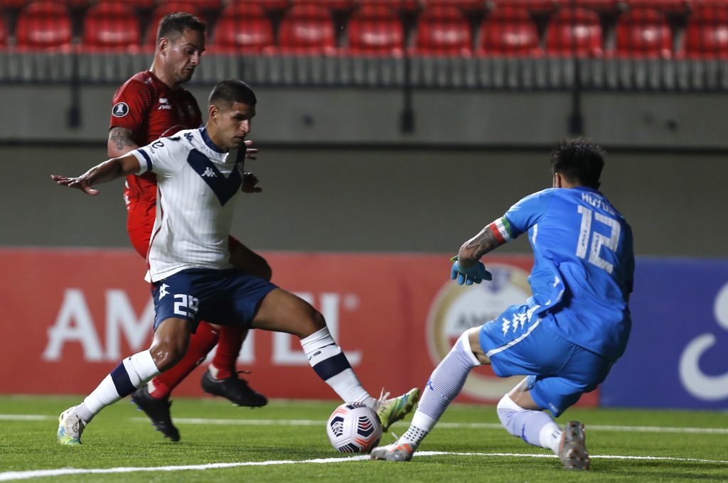 Quedó último en el grupo G: Unión La Calera cayó ante Vélez Sarsfield