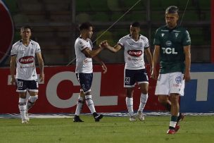 Deportes Melipilla goleó en Valparaíso y agravó la crisis de Santiago Wanderers