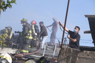 Cuatro personas fallecieron en incendio en la comuna de Peñalolén