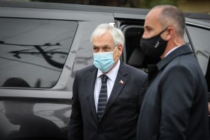 Presidente Piñera tuvo que abandonar anticipadamente el funeral de carabinero tras ser increpado