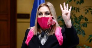 Pamela Jiles compartió osada fotografía al natural previo a las elecciones: 