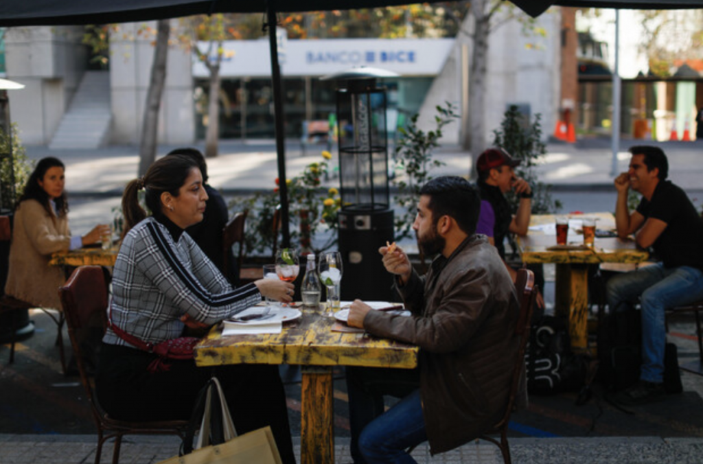 “Día de la Madre”: Fiscalizan restaurantes y llaman a tomar precauciones