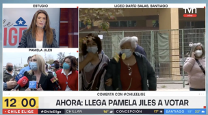 Programa especial de las elecciones en TVN corta en vivo las declaraciones de Pamela Jiles: 