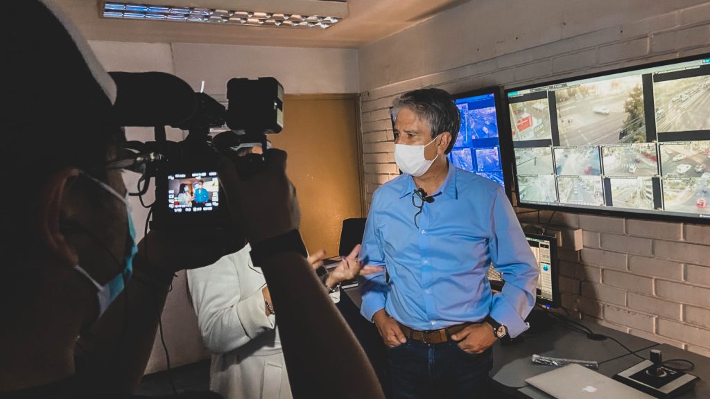 Emilio Sutherland habla de su exitoso regreso: “Hay que seguir esforzándose por mostrar y reflejar la realidad que estamos viviendo los chilenos”