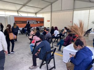 Por elecciones: Cervecería habilita sus instalaciones para que vacunación no sea interrumpida en Quilicura