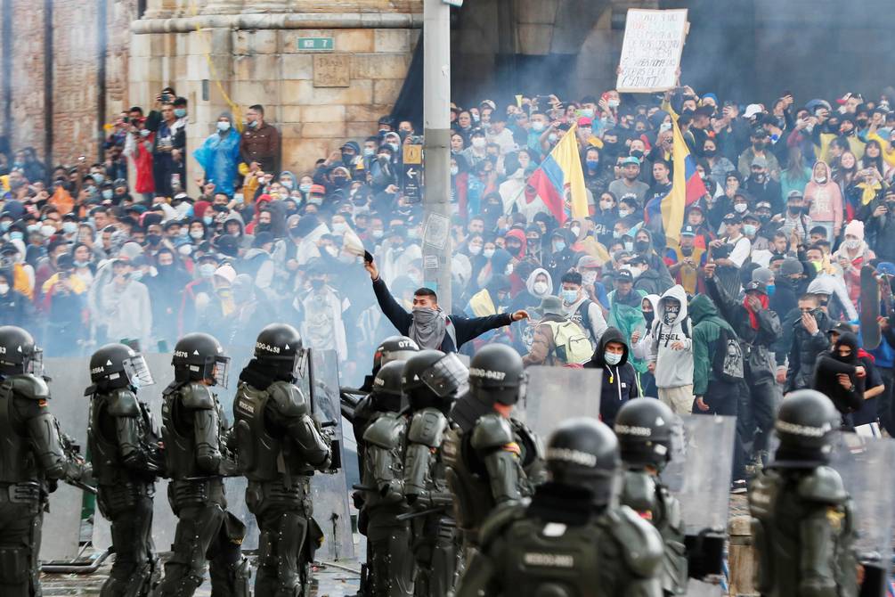 Bolsa de Bogotá lidera caídas en el mundo tras crisis social