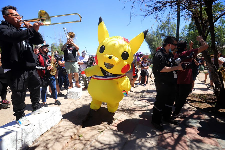 “No importa su formación académica”: Hija de “Tía Pikachú” sale en su defensa ante críticas