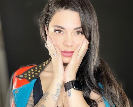 “Eres madre, piensa en tus hijos”: Antonella Ríos hizo arder Instagram con osado destape y generó divididos comentarios